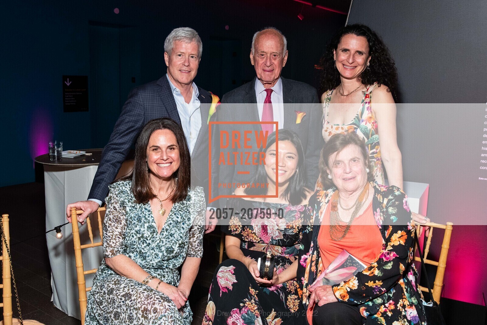 Lisa Branston, Bob Branston, Philip Chenette, Karen Huang, Shelley Branston, Sophie Branston, FAMSF Bouquets to Art Opening Night, de Young Museum. 50 Hagiwara Tea Garden Dr, June 6th, 2022, Photo #2057-20759-0 Lisa Branston, Bob Branston, Philip Chenette, Karen Huang, Shelley Branston, Sophie Branston, Photo #2057-20759-0