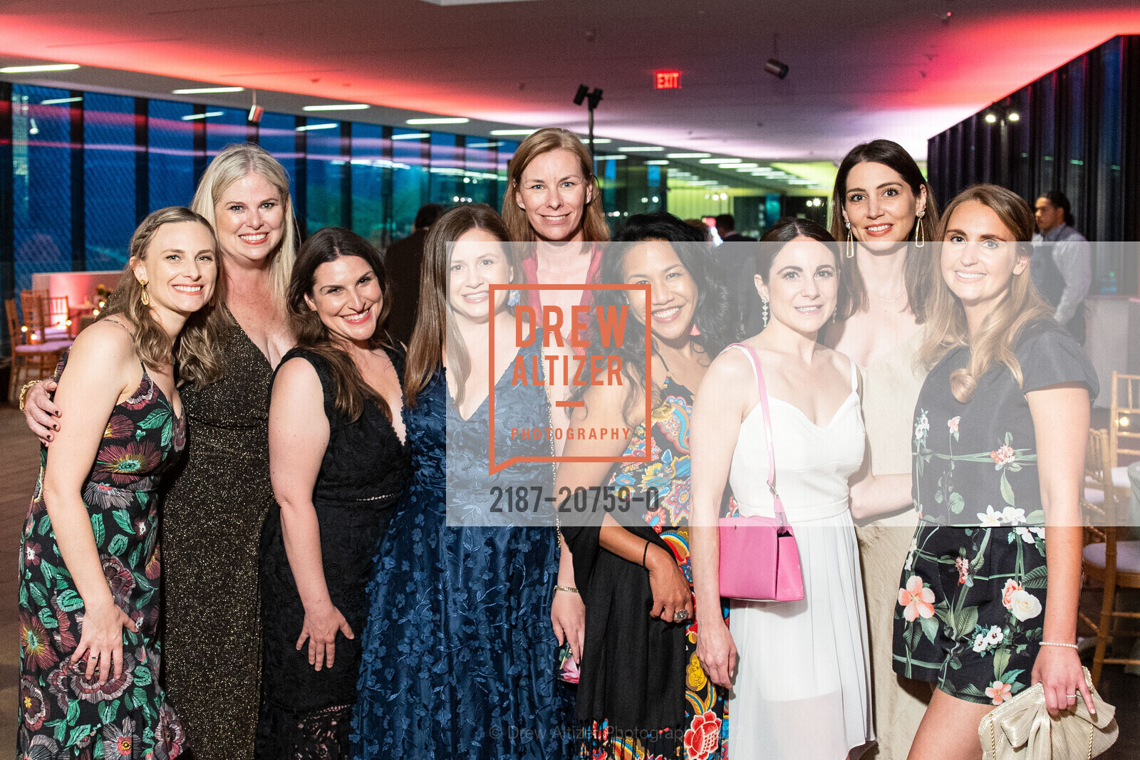 Kate van Nelson, Julie Yarbrough, Nora Quattrin, Chanda Seymour, Kristi Symon, Mimi Pasicatan, Laura McGee, Andrea Cunningham, Dani Pautrot, FAMSF Bouquets to Art Opening Night, de Young Museum. 50 Hagiwara Tea Garden Dr, June 6th, 2022, Photo #2187-20759-0 Kate van Nelson, Julie Yarbrough, Nora Quattrin, Chanda Seymour, Kristi Symon, Mimi Pasicatan, Laura McGee, Andrea Cunningham, Dani Pautrot, Photo #2187-20759-0