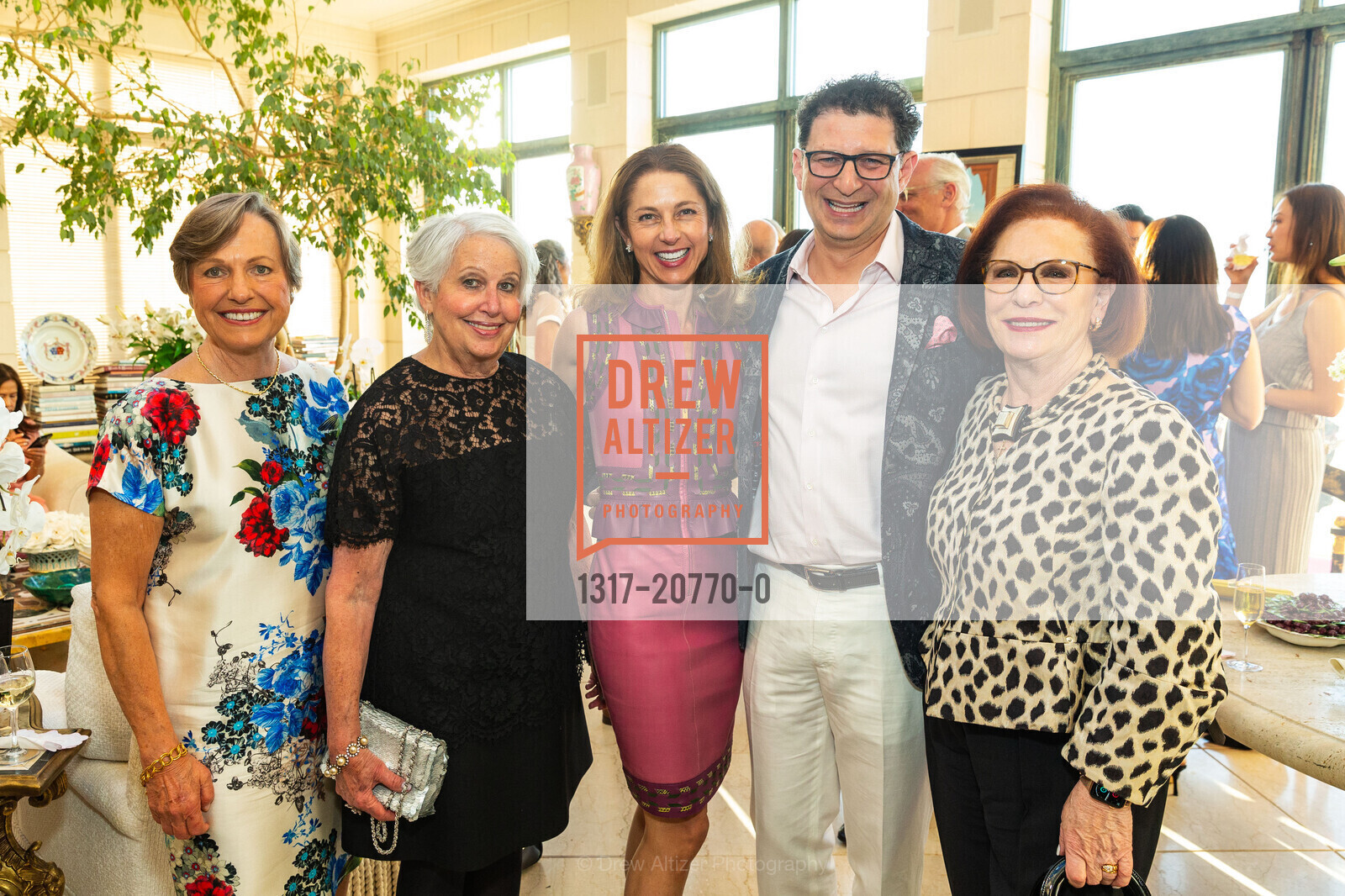 Janet Cluff, Karen Kubin, Zornitza Stefanova, Payam Mirrashidi, Romana Bracco, SF Opera Ball Benefactor Party, 2590 Jackson St. 2590 Jackson St, Photo #1317-20770-0 Janet Cluff, Karen Kubin, Zornitza Stefanova, Payam Mirrashidi, Romana Bracco, Photo #1317-20770-0