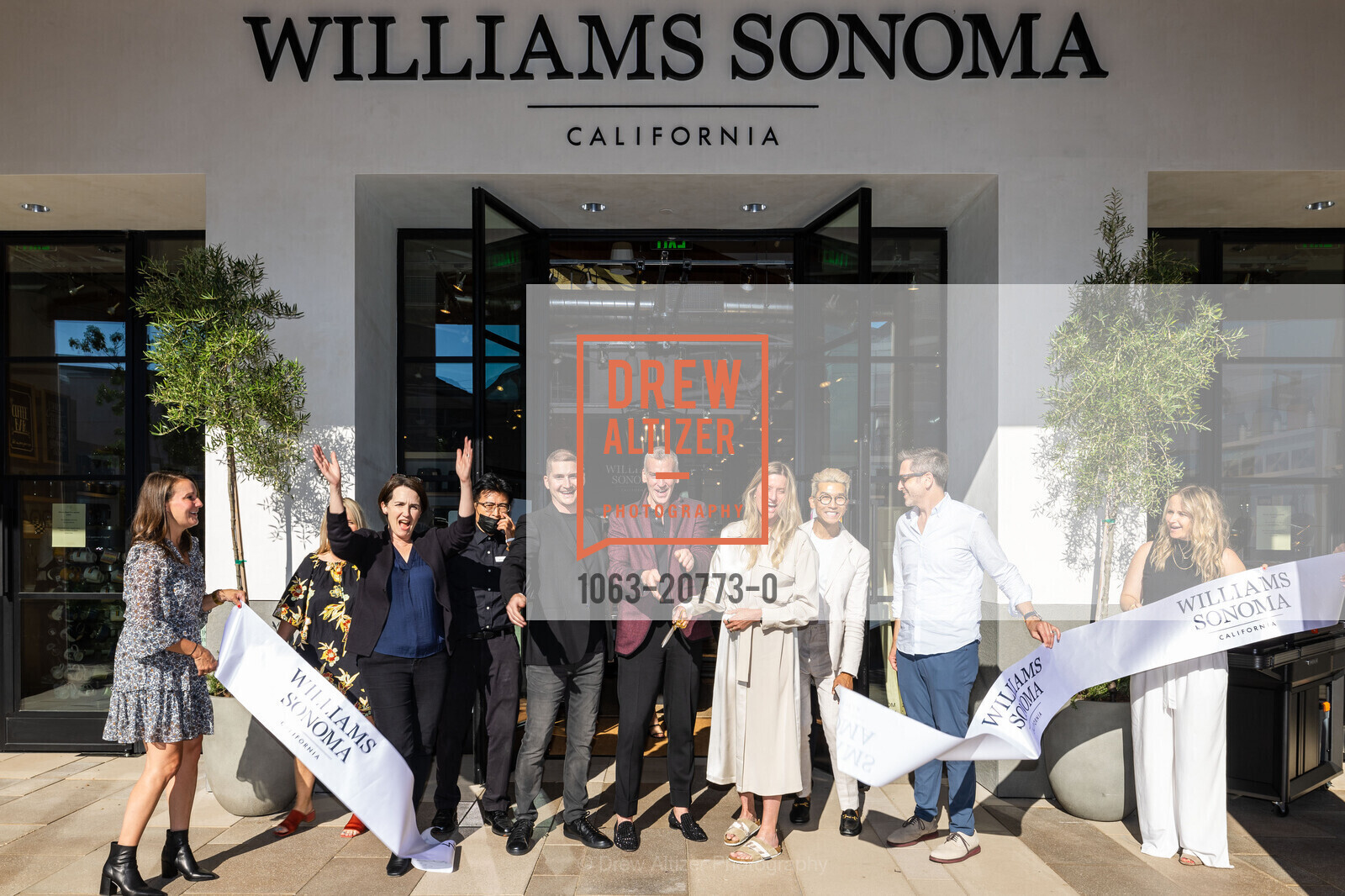 Katie Roberts, Erin Nolan, Morton Lee, Garrett Wright, Ryan Ross, Tommy Tran, Laura Alber, Marc Panzer, Lauren Maloney, Williams Sonoma Corte Madera Store Opening VIP Party, Williams Sonoma. 712 Redwood Hwy Ste A029, Photo #1063-20773-0 Katie Roberts, Erin Nolan, Morton Lee, Garrett Wright, Ryan Ross, Tommy Tran, Laura Alber, Marc Panzer, Lauren Maloney, Photo #1063-20773-0