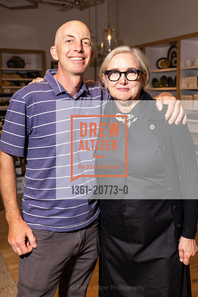Ned Klingelhofer, Jean Armstrong, Williams Sonoma Corte Madera Store Opening VIP Party, Williams Sonoma. 712 Redwood Hwy Ste A029, Photo #1361-20773-0 Ned Klingelhofer, Jean Armstrong, Photo #1361-20773-0