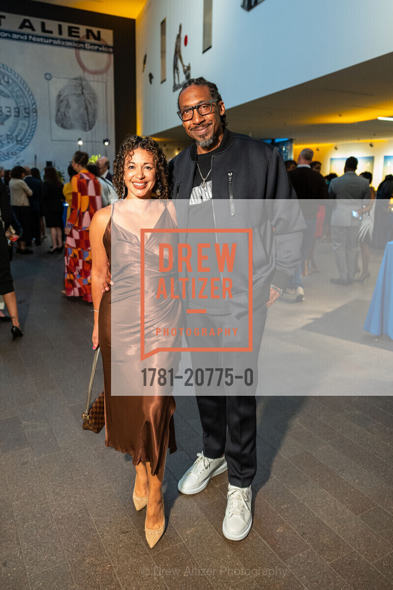 Susan Coleman, Daryl Butler, FAMSF Obama Portraits Tour Opening Reception, de Young Museum. 50 Hagiwara Tea Garden Dr, Photo #1781-20775-0 Susan Coleman, Daryl Butler, Photo #1781-20775-0