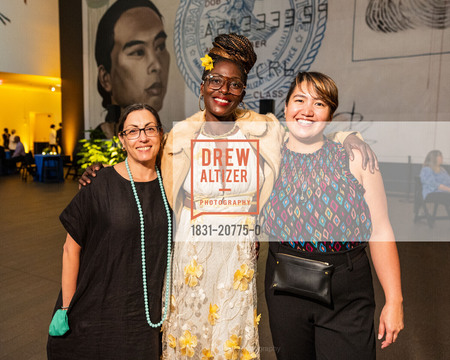 Dina Bloom, Courtney Jones, Jamie DeAraujo, FAMSF Obama Portraits Tour Opening Reception, de Young Museum. 50 Hagiwara Tea Garden Dr, Photo #1831-20775-0 Dina Bloom, Courtney Jones, Jamie DeAraujo, Photo #1831-20775-0