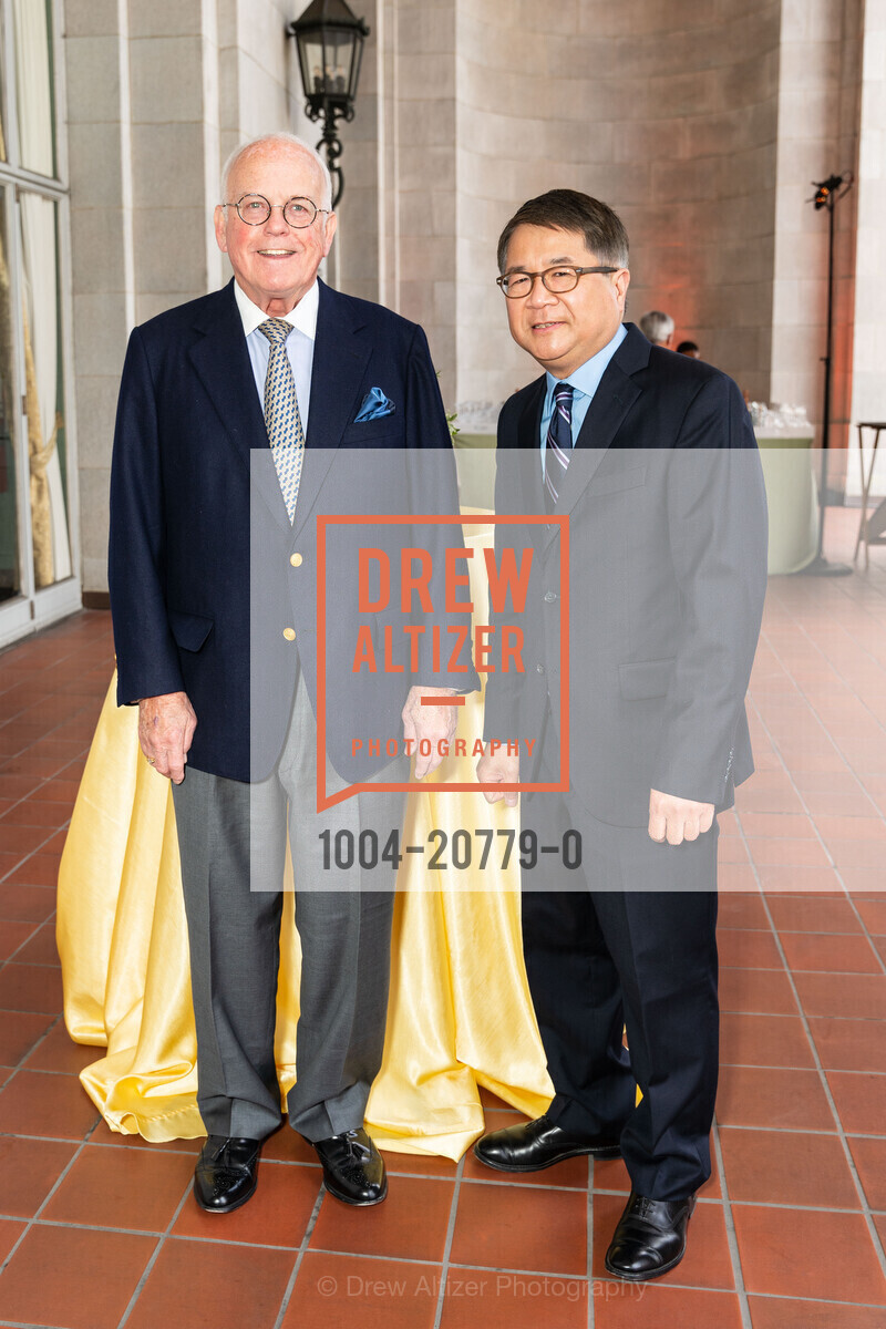 Larry Kern, Wai Wong, Photo #1004-20779-0