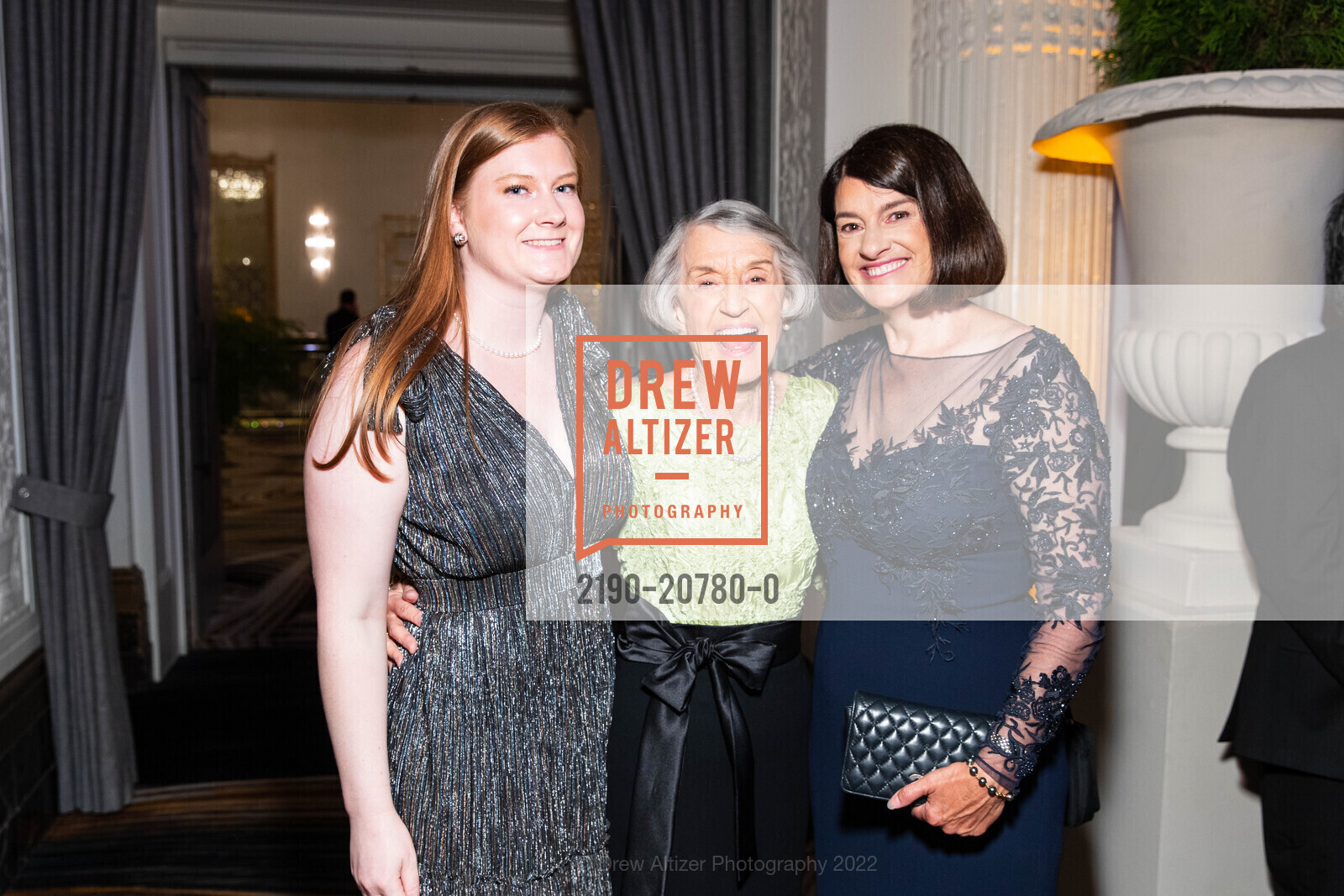 Claire Mohun, Paula Cobb, Courtney Mohun, 2022 Debutante Ball, Westin St Francis, June 18th, 2022, Photo #2190-20780-0 Claire Mohun, Paula Cobb, Courtney Mohun, Photo #2190-20780-0