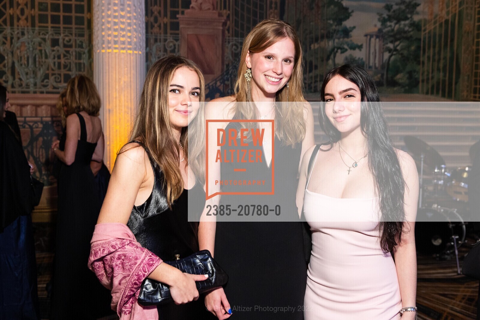 Carmen Steele, Mariella Schilling, Alice El-Ouazzane, 2022 Debutante Ball, Westin St Francis, June 18th, 2022, Photo #2385-20780-0 Carmen Steele, Mariella Schilling, Alice El-Ouazzane, Photo #2385-20780-0