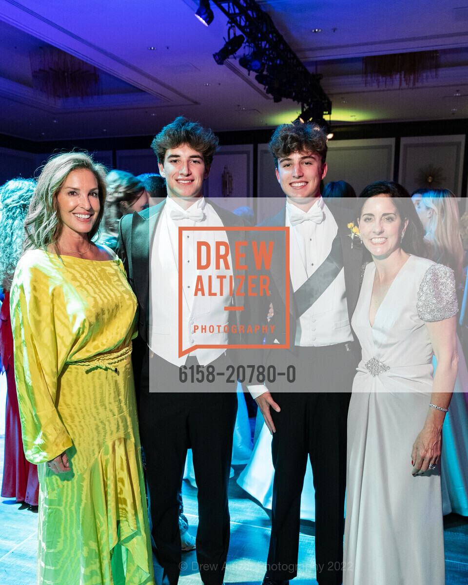Paula Raetz, Jackson Giovara, Stacey Dobos, Teddy Dobos, 2022 Debutante Ball, Westin St Francis, June 18th, 2022, Photo #6158-20780-0 Paula Raetz, Jackson Giovara, Stacey Dobos, Teddy Dobos, Photo #6158-20780-0