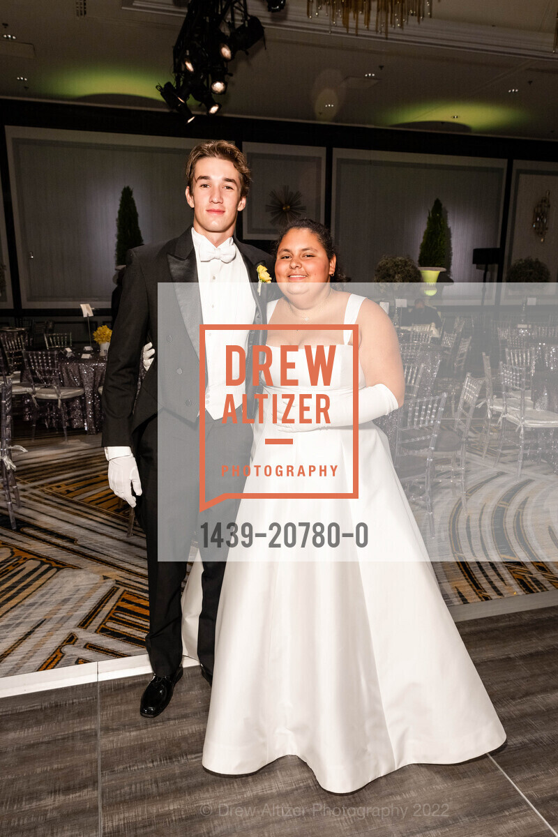 Peter Aznar Klein, Olivia Price, 2022 Debutante Ball, Westin St Francis, June 18th, 2022, Photo #1439-20780-0 Peter Aznar Klein, Olivia Price, Photo #1439-20780-0