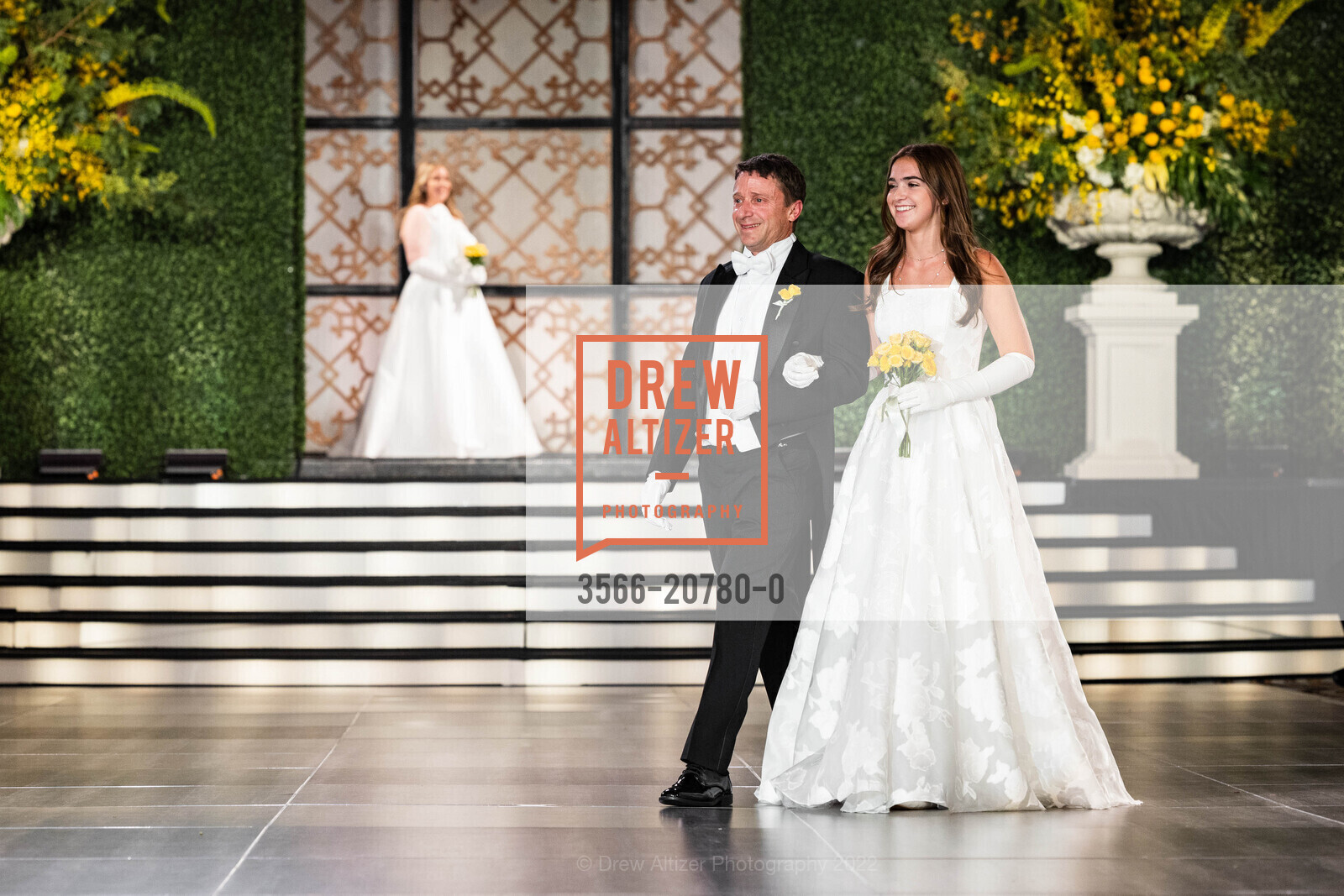 Michael Eisler, Alex Eisler, 2022 Debutante Ball, Westin St Francis, June 18th, 2022, Photo #3566-20780-0 Michael Eisler, Alex Eisler, Photo #3566-20780-0