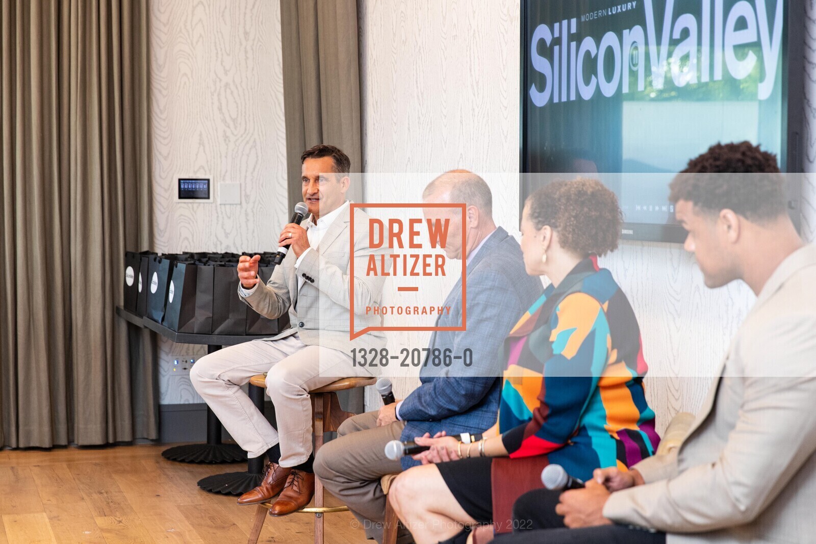 Michael McCarthy, Peter Olson, Nicole Taylor, Arik Armistead, John Carlton, The Silicon Valley Magazine Innovation Summit: The Art Of Philanthropy, The Park Hotel. 1400 El Camino Real, June 28th, 2022, Photo #1328-20786-0 Michael McCarthy, Peter Olson, Nicole Taylor, Arik Armistead, John Carlton, Photo #1328-20786-0