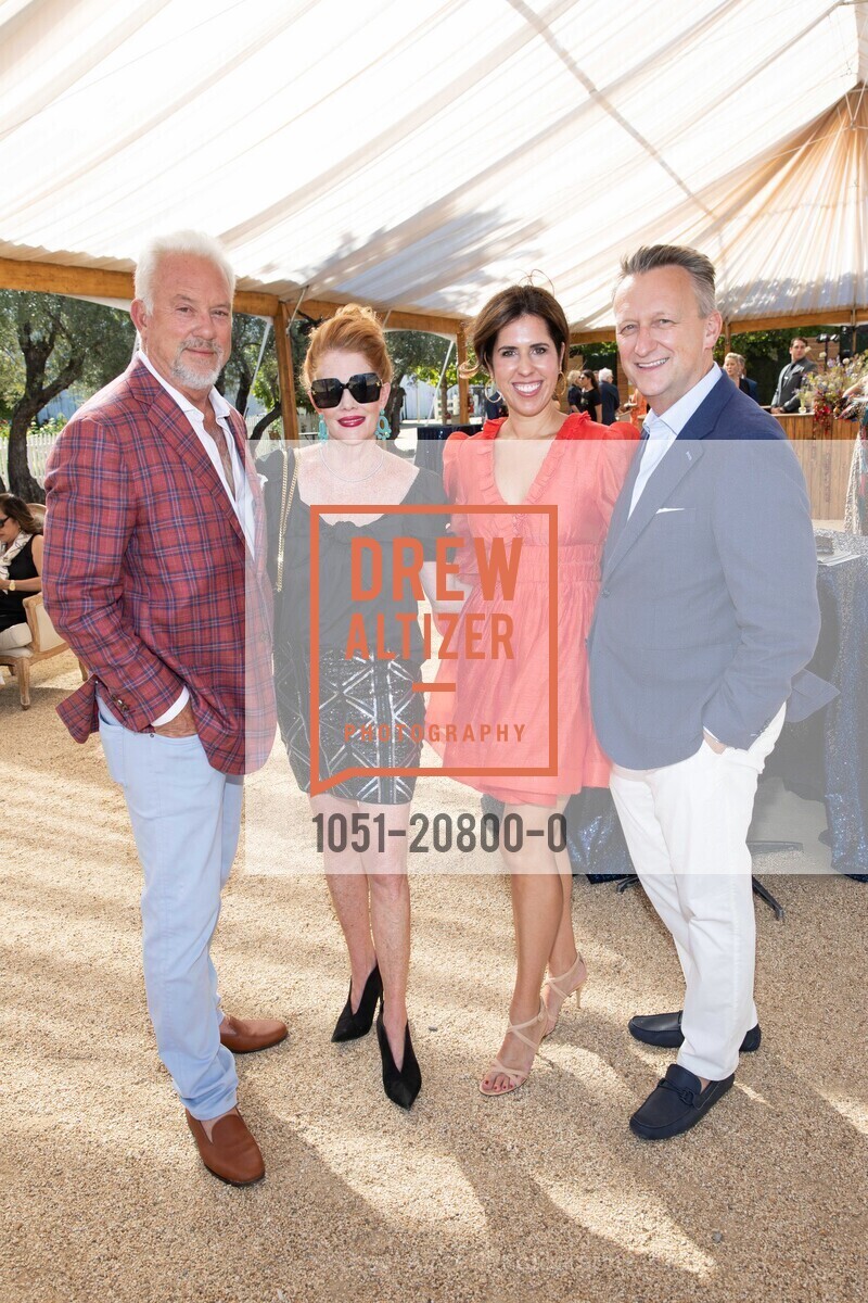 John Herr, Maureen Herr, Pam Preston, Jack Preston, Arts for All Gala at Festival Napa Valley featuring Trisha Yearwood, Nickel + Nickel, July 17th, 2022, Photo #1051-20800-0 John Herr, Maureen Herr, Pam Preston, Jack Preston, Photo #1051-20800-0