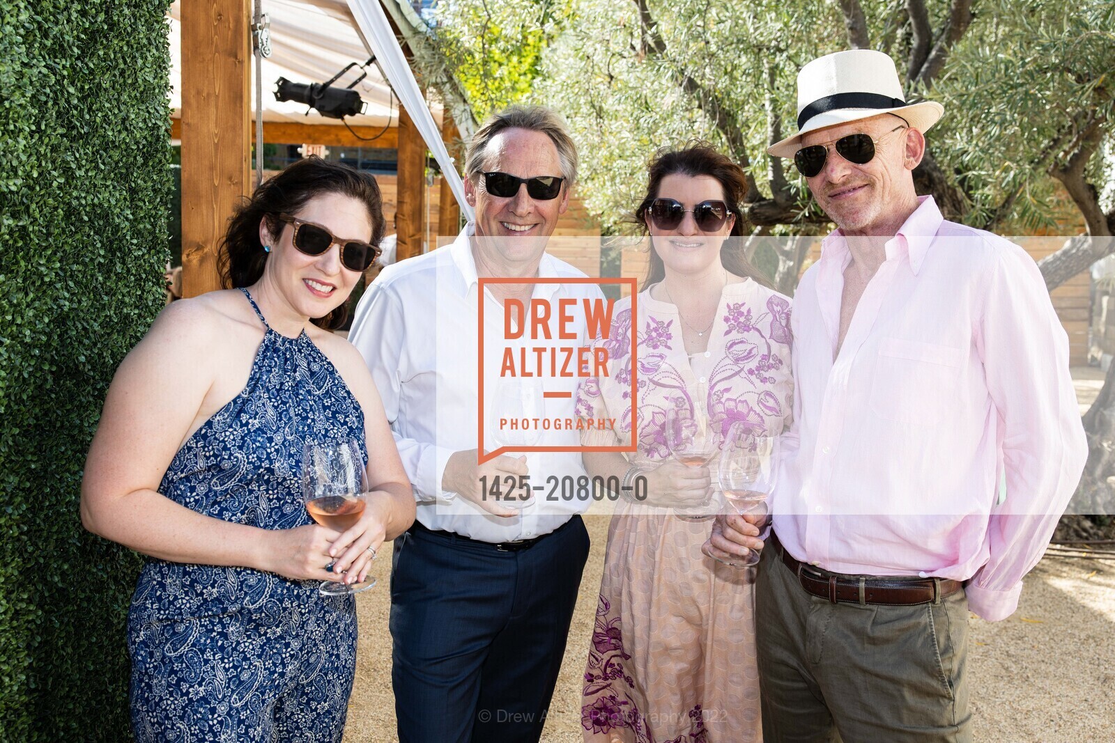 Jennifer Trinchero, Peter Wendt, Rebecca Wendt, Michael Dute, Photo #1425-20800-0