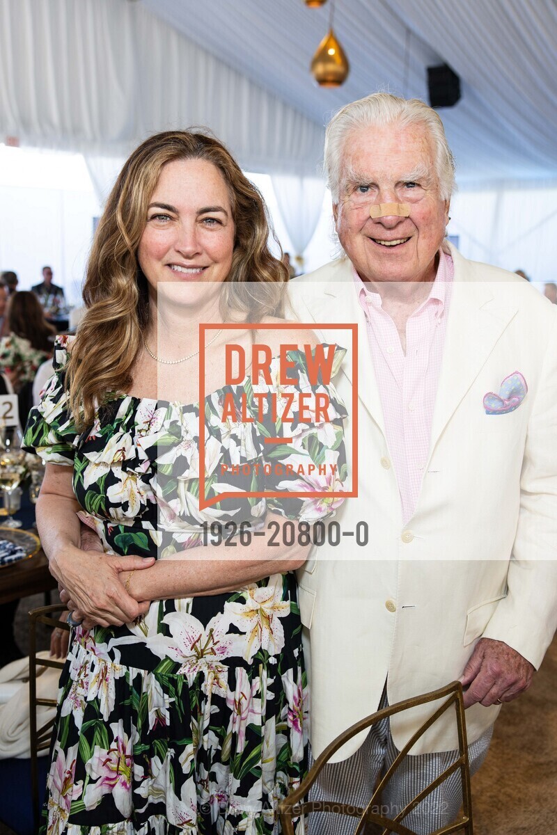 Alexis Traina, Clarke Swanson, Arts for All Gala at Festival Napa Valley featuring Trisha Yearwood, Nickel + Nickel, July 17th, 2022, Photo #1926-20800-0 Alexis Traina, Clarke Swanson, Photo #1926-20800-0