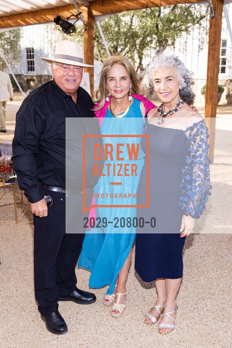 Terry MacRae, Mary MacRae, Judith Caldwell, Arts for All Gala at Festival Napa Valley featuring Trisha Yearwood, Nickel + Nickel, July 17th, 2022, Photo #2029-20800-0 Terry MacRae, Mary MacRae, Judith Caldwell, Photo #2029-20800-0