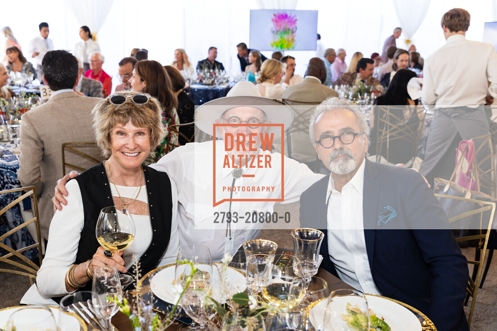 Tanya Modic, Bruce Gray, Greg, Arts for All Gala at Festival Napa Valley featuring Trisha Yearwood, Nickel + Nickel, July 17th, 2022, Photo #2793-20800-0 Tanya Modic, Bruce Gray, Greg, Photo #2793-20800-0