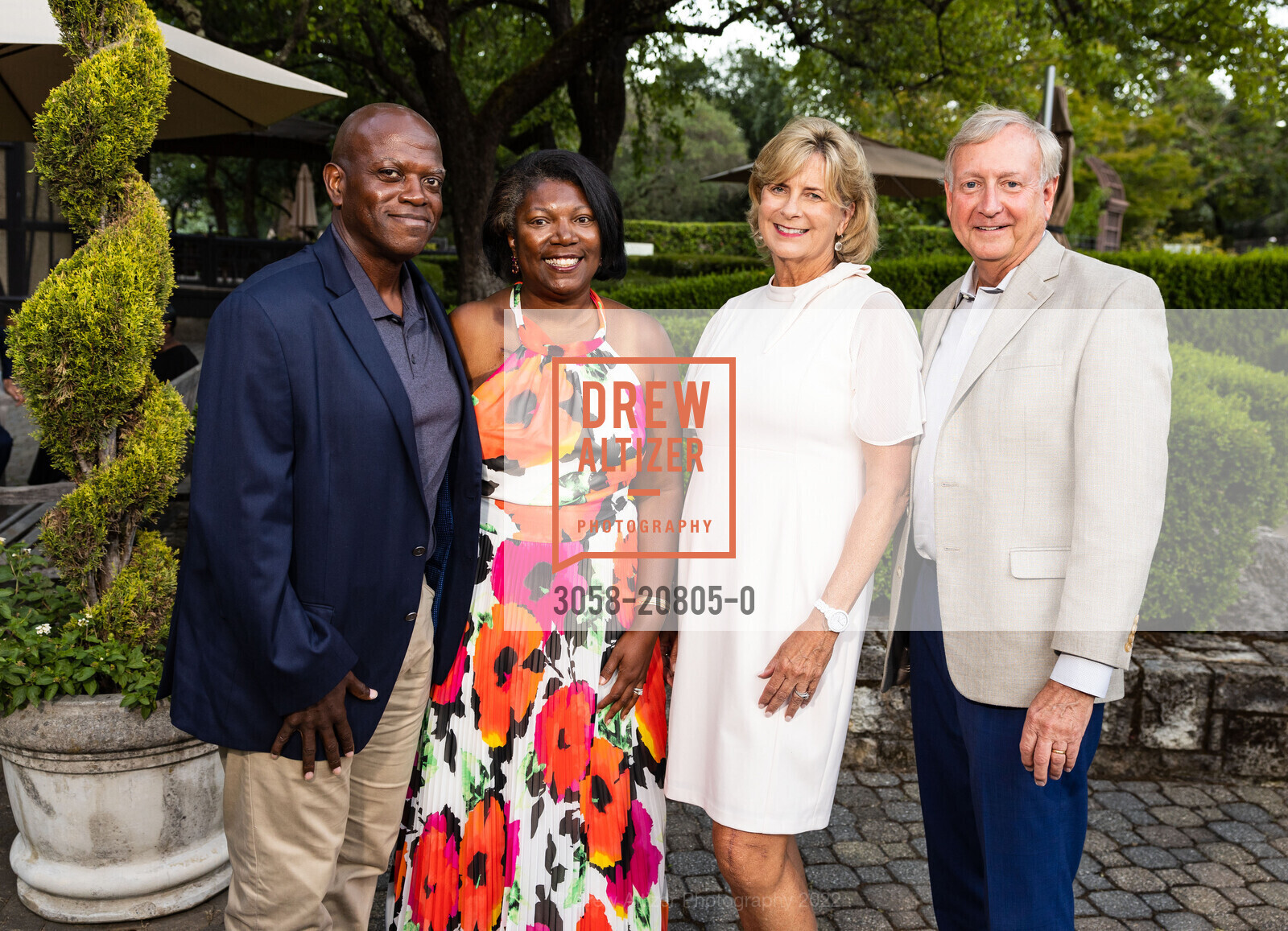 Darren Hall, Sharon Hall, Sandy Asheim, David Asheim, A Night at the Ballet: From Tchaikovsky to the Rolling Stones presented by Festival Napa Valley, Napa Valley, July 21st, 2022, Photo #3058-20805-0 Darren Hall, Sharon Hall, Sandy Asheim, David Asheim, Photo #3058-20805-0