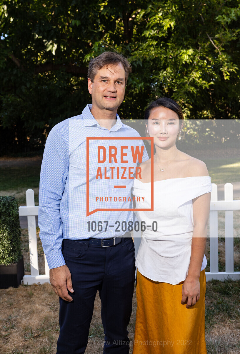 Justin Mallen, Sophie Zhu, Manetti Shrem Opera: Gaetano Donizetti's L'elisir d'amore, Napa Valley, July 22nd, 2022, Photo #1067-20806-0 Justin Mallen, Sophie Zhu, Photo #1067-20806-0
