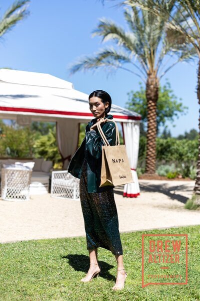 Live bag painting at Neiman Marcus Beauty event — Fashion and