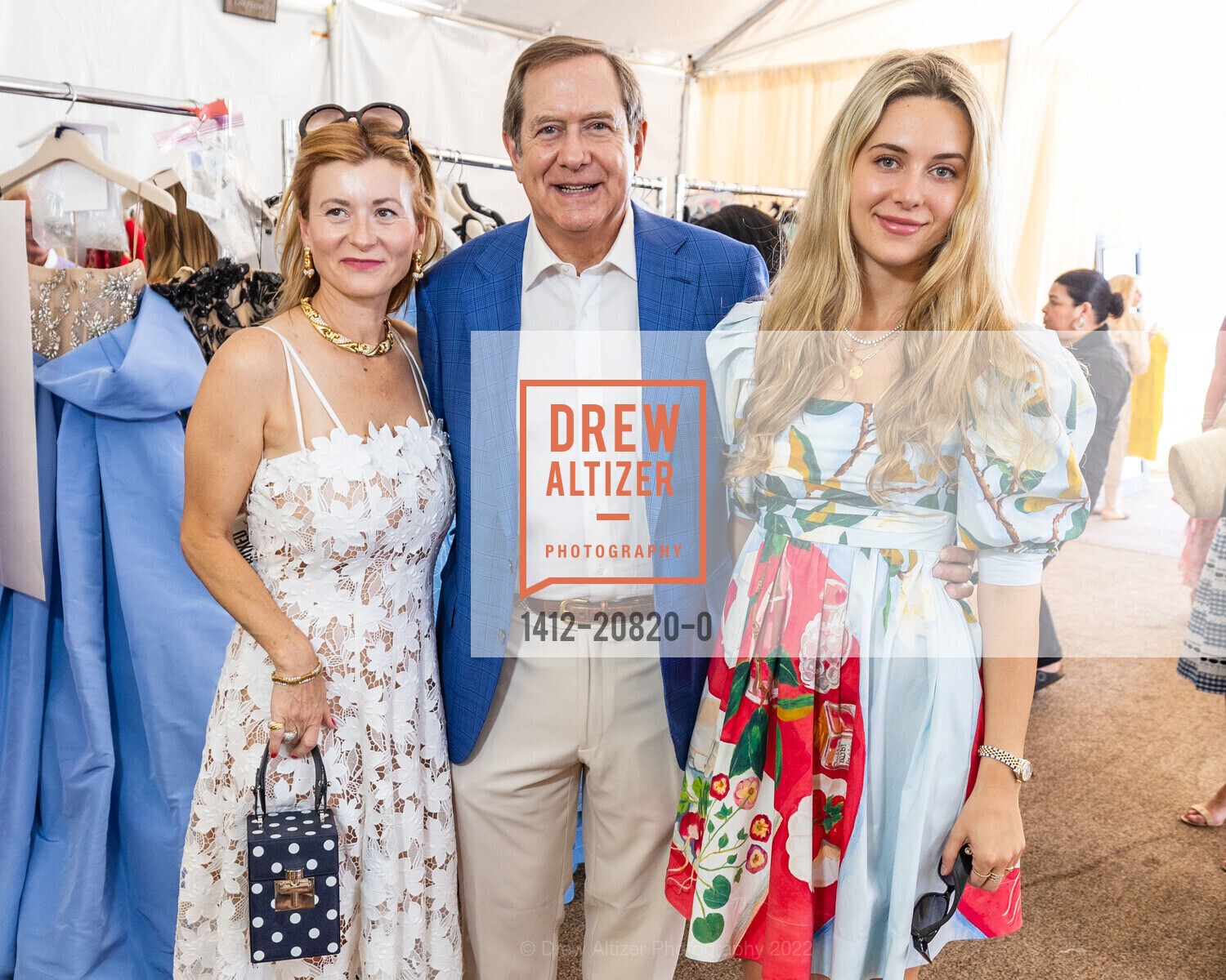 Renata Baranow, Jordan Schnitzer, Arielle Schntizer, Saks Fifth Avenue x Oscar De La Renta fashion show Benefitting The League to Save Lake Tahoe, Lake Tahoe, August 6th, 2022, Photo #1412-20820-0 Renata Baranow, Jordan Schnitzer, Arielle Schntizer, Photo #1412-20820-0