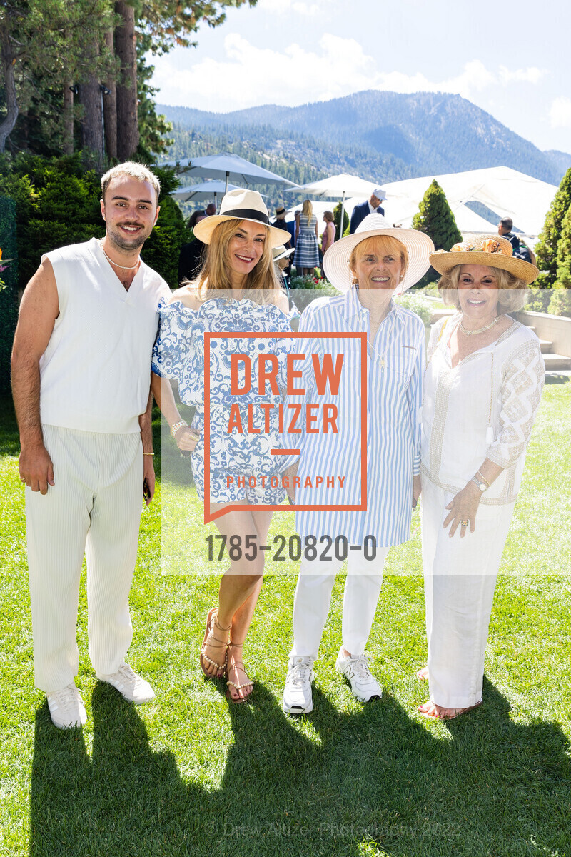 Tyler Alt, Kim Hersov, Heidi Carey, Didi Hickingbotham, Saks Fifth Avenue x Oscar De La Renta fashion show Benefitting The League to Save Lake Tahoe, Lake Tahoe, August 6th, 2022, Photo #1785-20820-0 Tyler Alt, Kim Hersov, Heidi Carey, Didi Hickingbotham, Photo #1785-20820-0