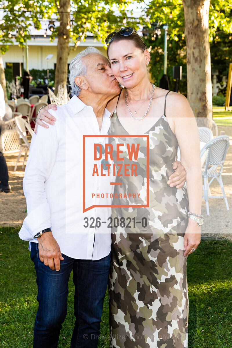 Jorge Castillo, Karen Harbinson, Denim & Diamonds presented by The First Responder's Fund, Raymond Vineyards, August 6th, 2022, Photo #326-20821-0 Jorge Castillo, Karen Harbinson, Photo #326-20821-0