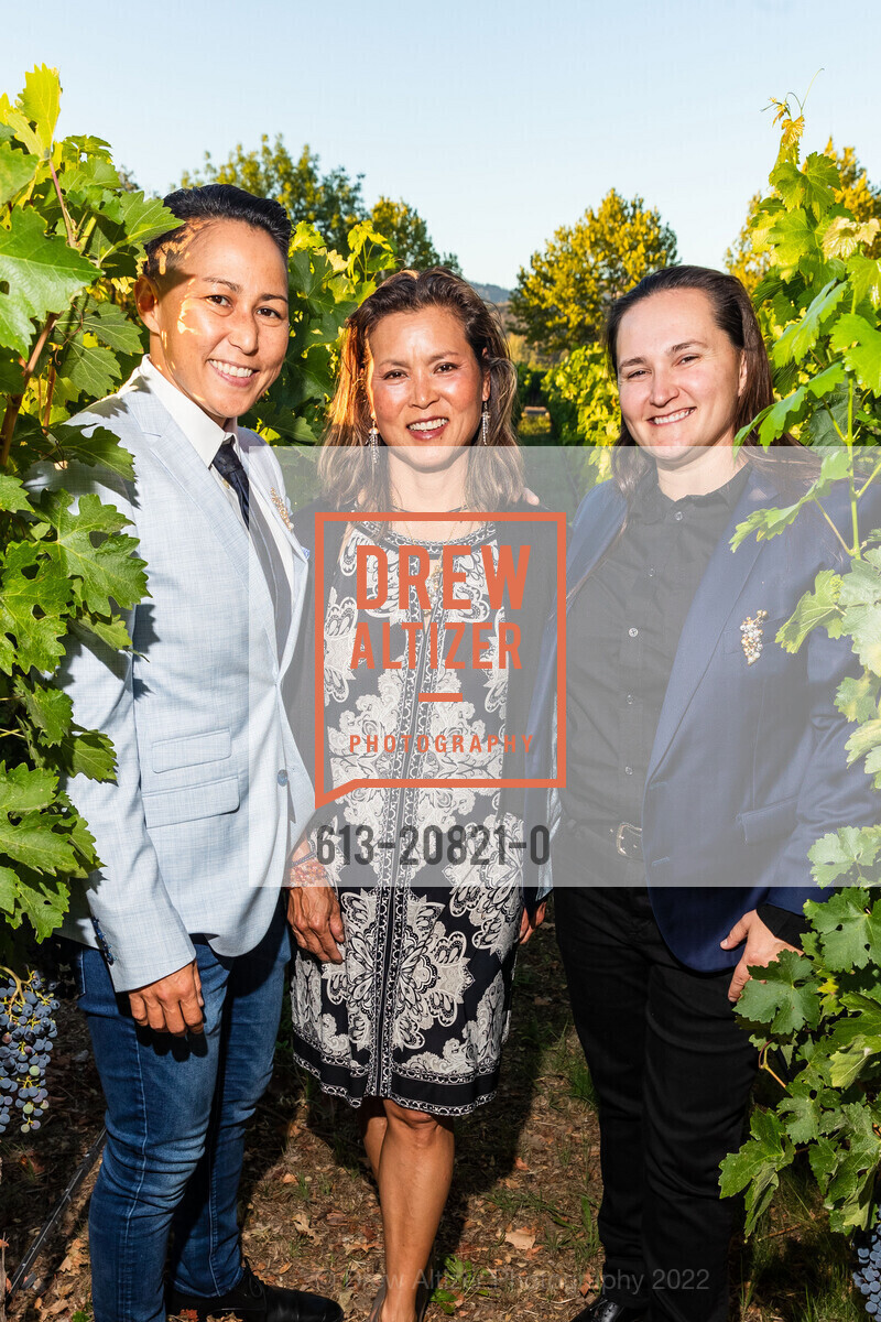 Miko Bristow, Julie Mau, Sasha Trofimova, Denim & Diamonds presented by The First Responder's Fund, Raymond Vineyards, August 6th, 2022, Photo #613-20821-0 Miko Bristow, Julie Mau, Sasha Trofimova, Photo #613-20821-0