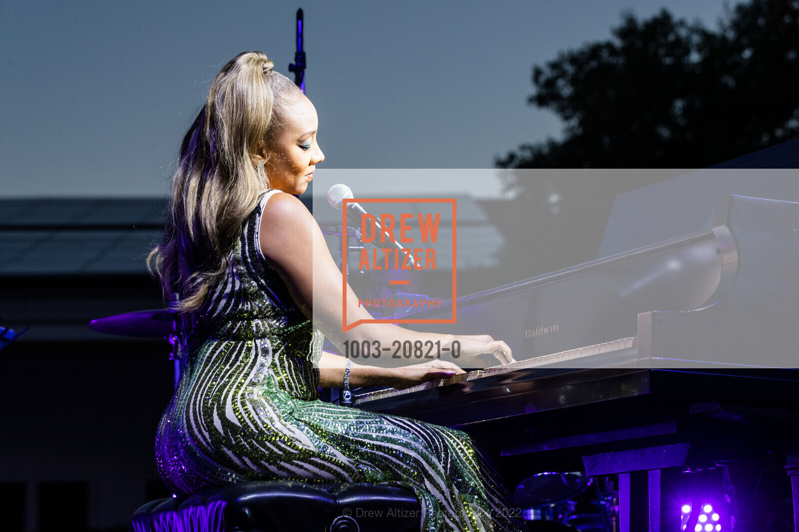 Shelea Frazier, Denim & Diamonds presented by The First Responder's Fund, Raymond Vineyards, August 6th, 2022, Photo #1003-20821-0 Shelea Frazier, Photo #1003-20821-0