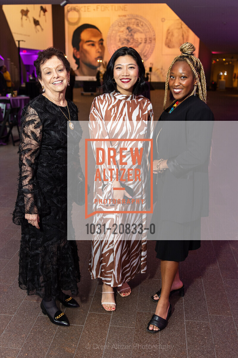 Renee Dreyfus, Karen Huang, Rosie Williams, FAMSF Ramses Donor Opening Night 2022, DeYoung Museum. 50 Hagiwara Tea Garden Dr, San Francisco, CA 94118, Photo #1031-20833-0 Renee Dreyfus, Karen Huang, Rosie Williams, Photo #1031-20833-0