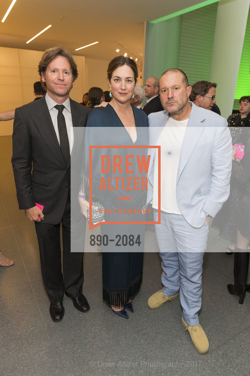 Trevor Traina, Alexis Traina, Jony Ive, Photo #890-2084