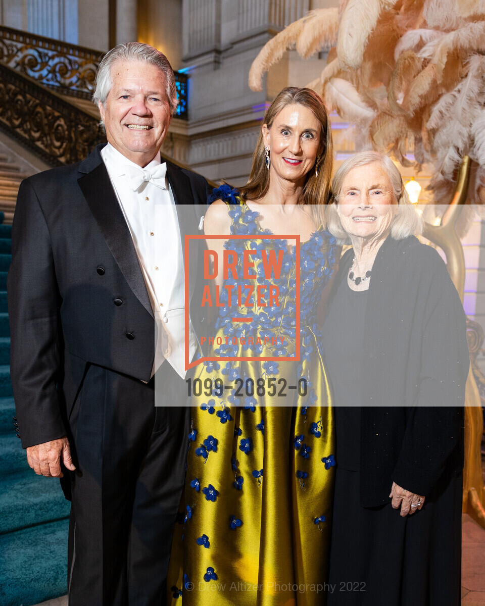 Richard Livermore, Cynthia Livermore, Bertie Bialek Elliott, San Francisco Opera The Centennial Celebration, San Francisco Opera, September 9th, 2022, Photo #1099-20852-0 Richard Livermore, Cynthia Livermore, Bertie Bialek Elliott, Photo #1099-20852-0