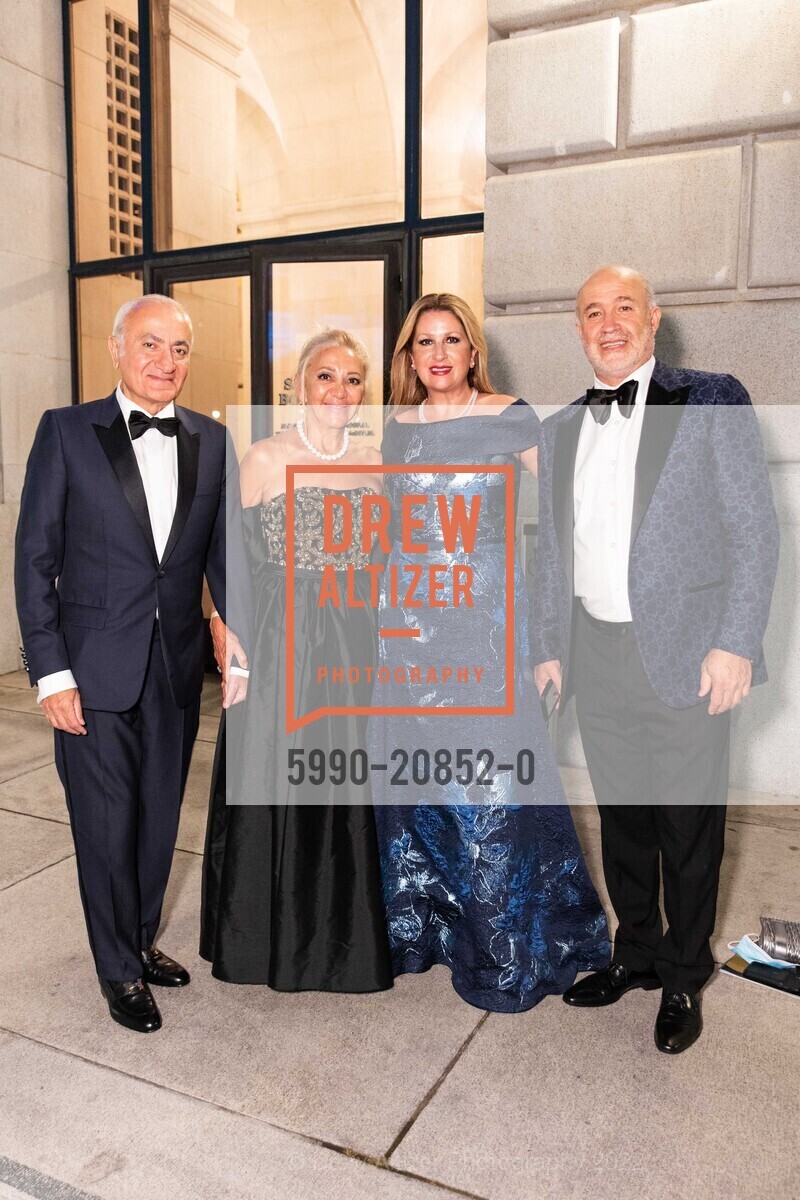 Edward Sarkiss, Elizabeth Zareh, Farrah Naimi, Ramin Naimi, San Francisco Opera The Centennial Celebration, San Francisco Opera, September 9th, 2022, Photo #5990-20852-0 Edward Sarkiss, Elizabeth Zareh, Farrah Naimi, Ramin Naimi, Photo #5990-20852-0