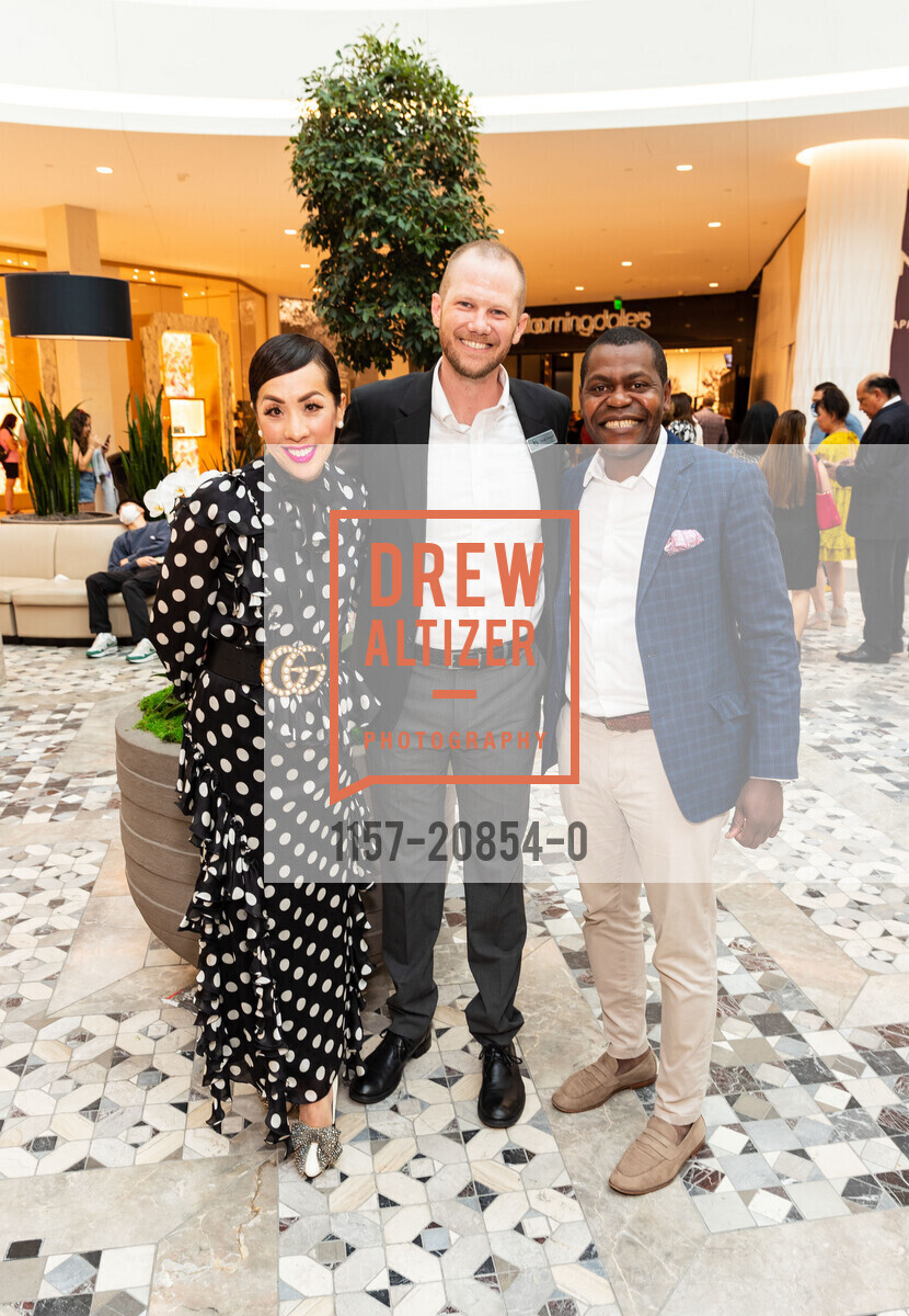 Suzanne Chu, Trevor Peterson, Benjie Roungou, Bloomingdale's Valley Fair 150th Anniversary Gala, Bloomingdale's Valley Fair. 2847 Stevens Creek Blvd, Santa Clara, CA 95050 US, September 9th, 2022, Photo #1157-20854-0 Suzanne Chu, Trevor Peterson, Benjie Roungou, Photo #1157-20854-0