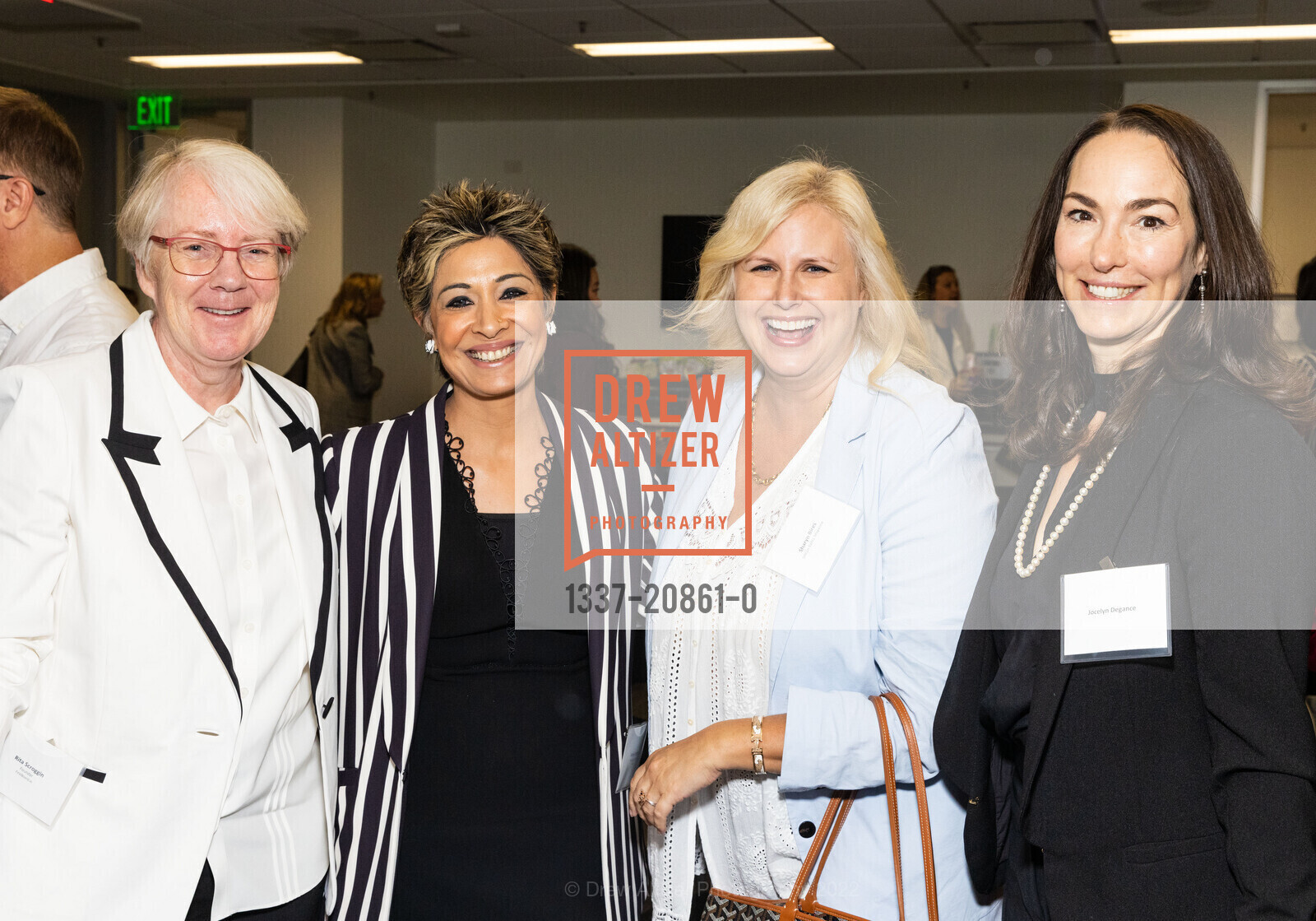 Rita Scroggin, Monica Nayar, Sharyn Bires, Jocelyn Degance, FirstBoard.io® Innovation Summit “Creating new categories” an event for Technology Leaders, Founders and Funders, PwC. San José, 488 S Almaden Blvd, San Jose, CA 95110, September 15th, 2022, Photo #1337-20861-0 Rita Scroggin, Monica Nayar, Sharyn Bires, Jocelyn Degance, Photo #1337-20861-0