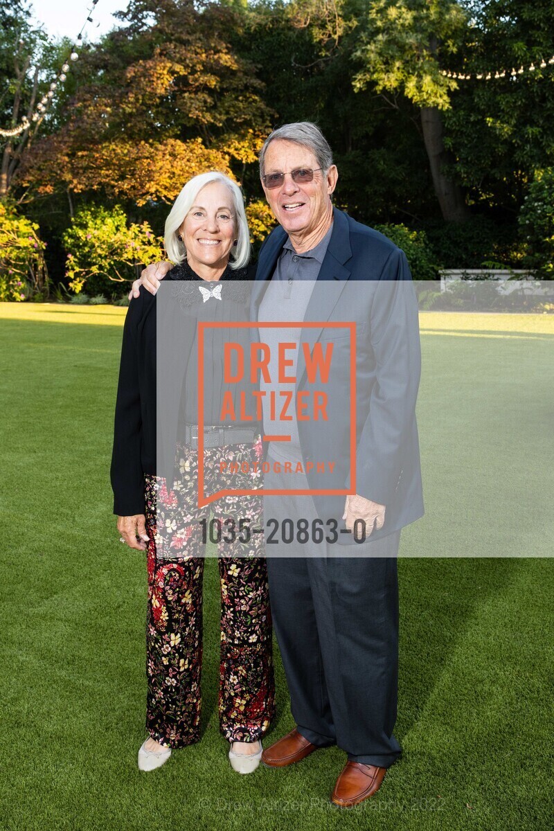 Barbara Vermut, Stephen Vermut, SFMOMA Director's Welcome Dinner hosted by Komal Shah, private residence. private residence, September 15th, 2022, Photo #1035-20863-0 Barbara Vermut, Stephen Vermut, Photo #1035-20863-0