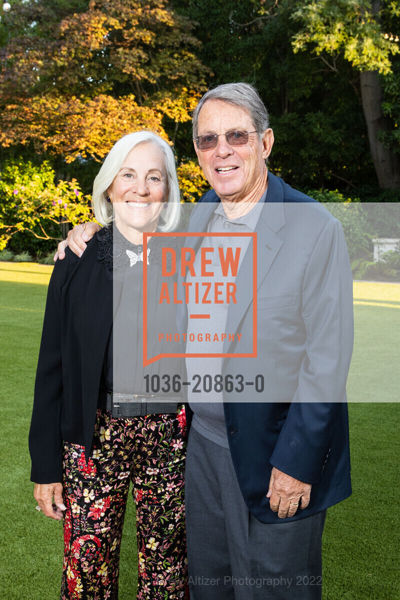 Barbara Vermut, Stephen Vermut, SFMOMA Director's Welcome Dinner hosted by Komal Shah, private residence. private residence, September 15th, 2022, Photo #1036-20863-0 Barbara Vermut, Stephen Vermut, Photo #1036-20863-0