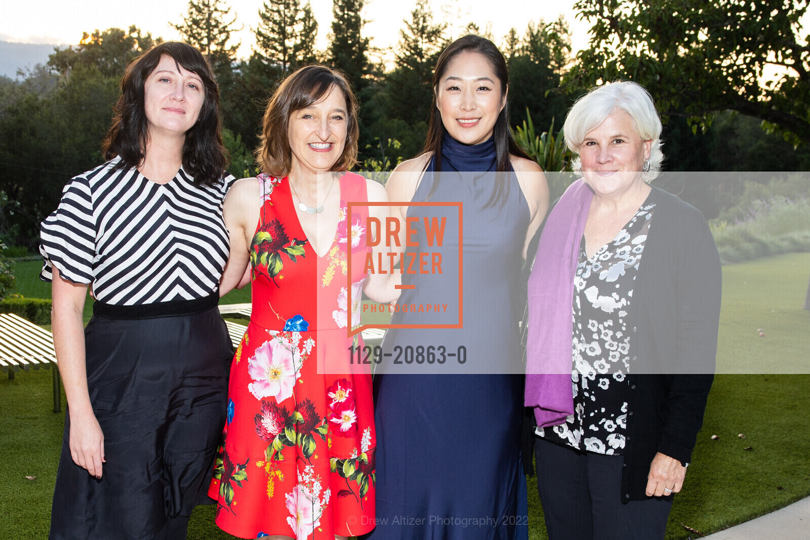 Sienna Freeman, Adine Varah, Sheila Shin, Winn Ellis, SFMOMA Director's Welcome Dinner hosted by Komal Shah, private residence. private residence, September 15th, 2022, Photo #1129-20863-0 Sienna Freeman, Adine Varah, Sheila Shin, Winn Ellis, Photo #1129-20863-0