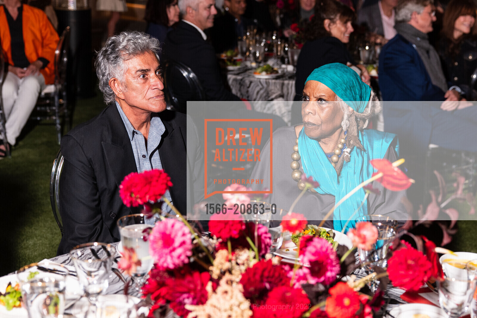 Patricio Moreno Toro, Mary Lovelace O'Neal, SFMOMA Director's Welcome Dinner hosted by Komal Shah, private residence. private residence, September 15th, 2022, Photo #1566-20863-0 Patricio Moreno Toro, Mary Lovelace O'Neal, Photo #1566-20863-0