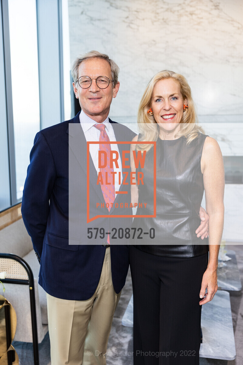Mark Hill, Caroline Swanson Price, 181 Fremont and The San Francisco Fall Show Reception, 181 Fremont. 181 Fremont St, SF, CA 94105 US, September 21st, 2022, Photo #579-20872-0 Mark Hill, Caroline Swanson Price, Photo #579-20872-0