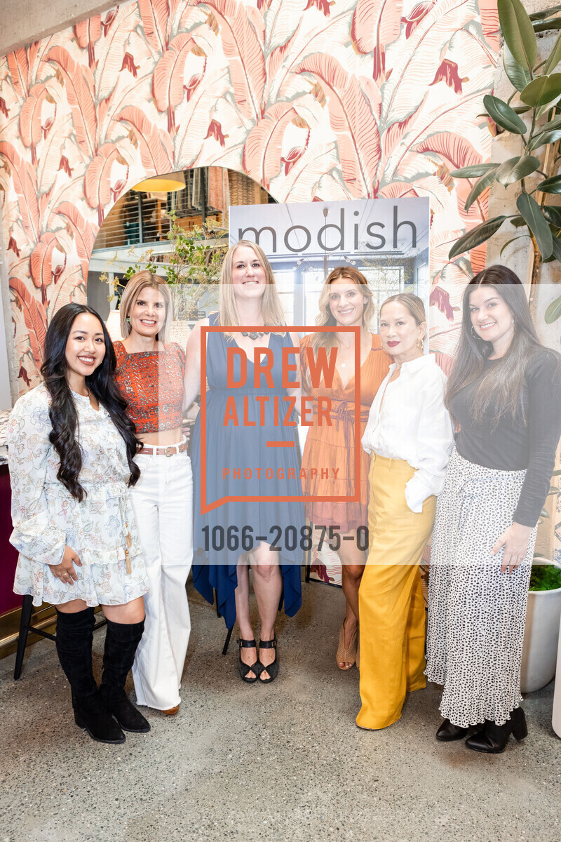 Alex Zamira, Nancy Evars, Kelly Hohla, Lisa Furtado, Brittany Garcia, Jocelyn Abisia, Modish Book Signing with Beth Benton Buckley, Evars Collective. 1600 El Camino Real suite b @ Evars Collective, San Carlos, CA 94070 US, September 22nd, 2022, Photo #1066-20875-0 Alex Zamira, Nancy Evars, Kelly Hohla, Lisa Furtado, Brittany Garcia, Jocelyn Abisia, Photo #1066-20875-0