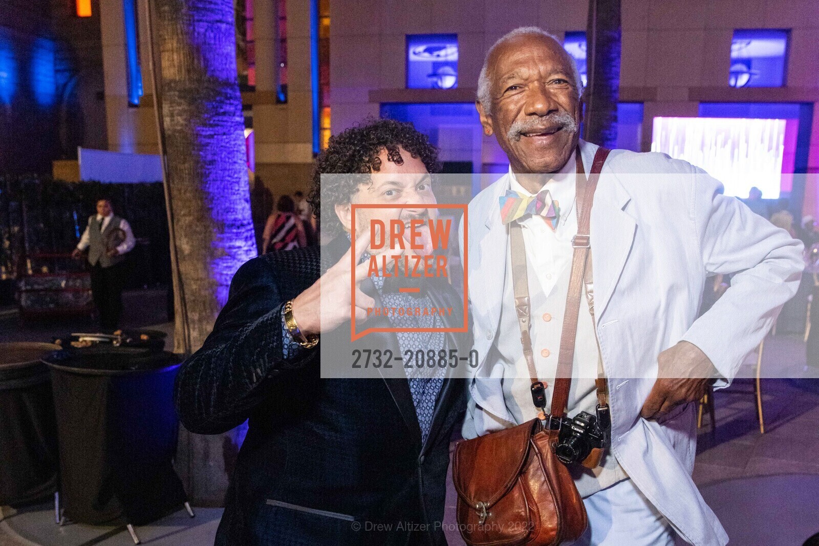 Rob Lindo, Raymond Holbert, San Jose Museum of Art Gala + Auction 2022, San Jose Museum of Art. 110 S Market St, San Jose, CA 95113 US, September 24th, 2022, Photo #2732-20885-0 Rob Lindo, Raymond Holbert, Photo #2732-20885-0