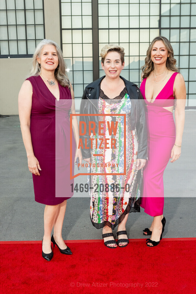 Ami Alden, Maggie Boyle, Amber Parish, Party for The Parks 2022, Pier 70. 20th street, 901 Illinois St, San Francisco, CA 94107, September 24th, 2022, Photo #1469-20886-0 Ami Alden, Maggie Boyle, Amber Parish, Photo #1469-20886-0