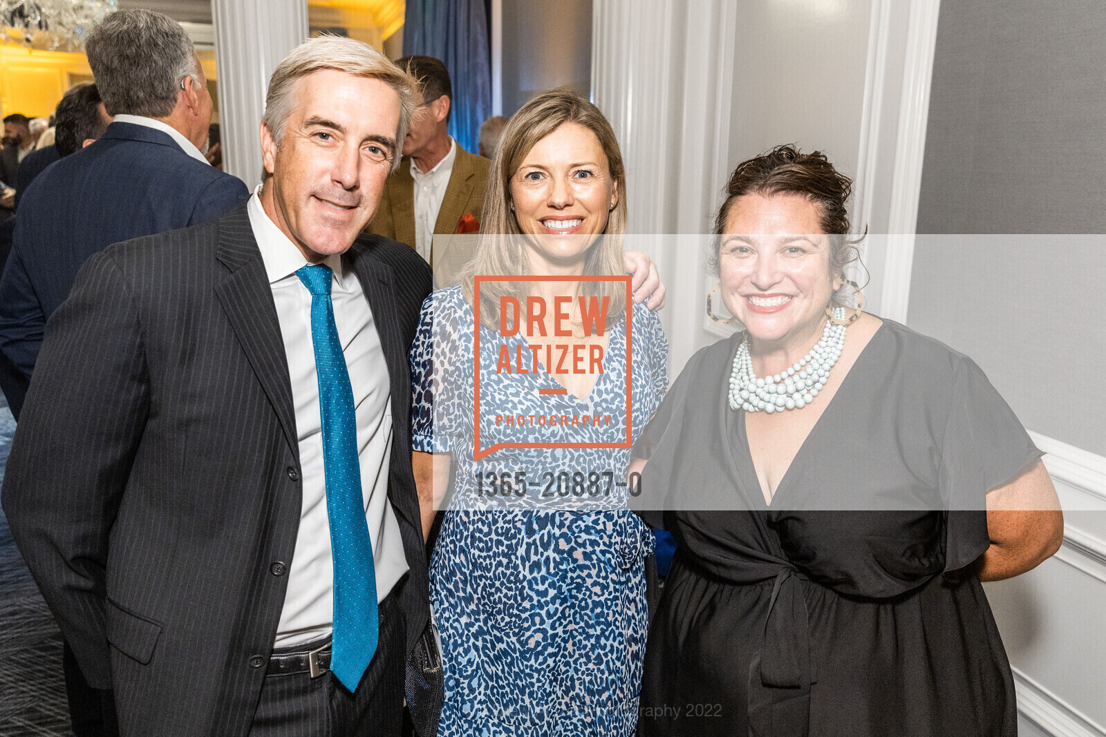 Geoffrey Tobin, Brei Tobin, Stacy Dylan, JDRF’s Annual Hope Gala 2022, The Ritz Carlton. 600 Stockton St, San Francisco, CA 94108 US, September 24th, 2022, Photo #1365-20887-0 Geoffrey Tobin, Brei Tobin, Stacy Dylan, Photo #1365-20887-0