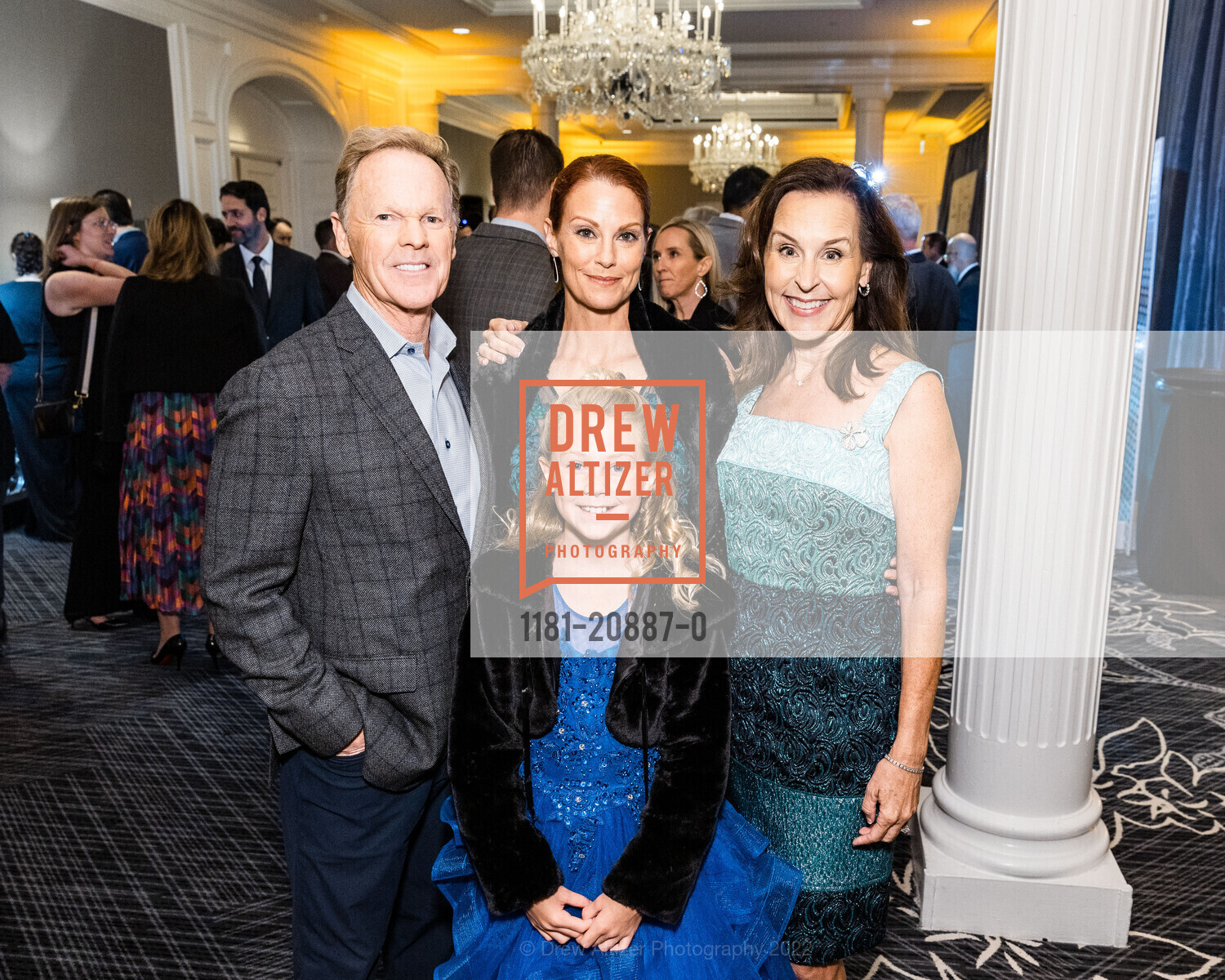 Jeff Peterson, Julie Peterson, Bryn Peterson, Nancy Riley, JDRF’s Annual Hope Gala 2022, The Ritz Carlton. 600 Stockton St, San Francisco, CA 94108 US, September 24th, 2022, Photo #1181-20887-0 Jeff Peterson, Julie Peterson, Bryn Peterson, Nancy Riley, Photo #1181-20887-0