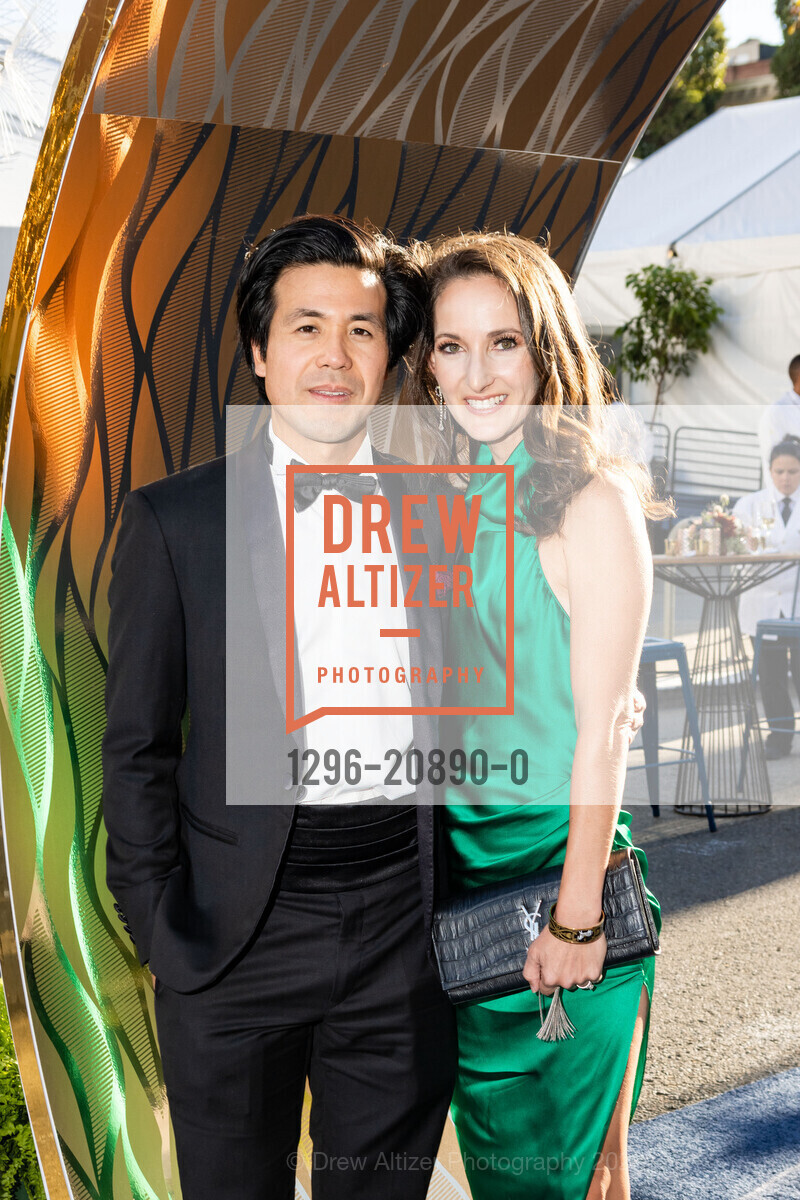 Nicholas Tan, Meredith Tan, San Francisco Symphony's Opening Night Gala 2022, San Francisco Symphony, September 23rd, 2022, Photo #1296-20890-0 Nicholas Tan, Meredith Tan, Photo #1296-20890-0