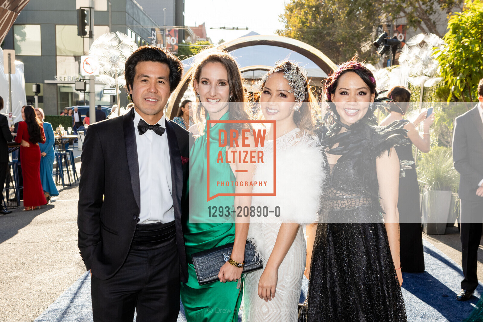 Nicholas Tan, Meredith Tan, Emily Leung, Jessica Leung, San Francisco Symphony's Opening Night Gala 2022, San Francisco Symphony, September 23rd, 2022, Photo #1293-20890-0 Nicholas Tan, Meredith Tan, Emily Leung, Jessica Leung, Photo #1293-20890-0