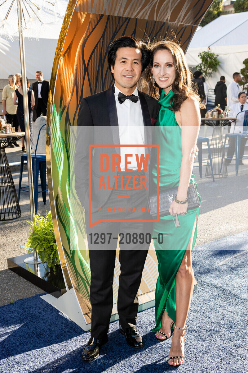 Nicholas Tan, Meredith Tan, San Francisco Symphony's Opening Night Gala 2022, San Francisco Symphony, September 23rd, 2022, Photo #1297-20890-0 Nicholas Tan, Meredith Tan, Photo #1297-20890-0