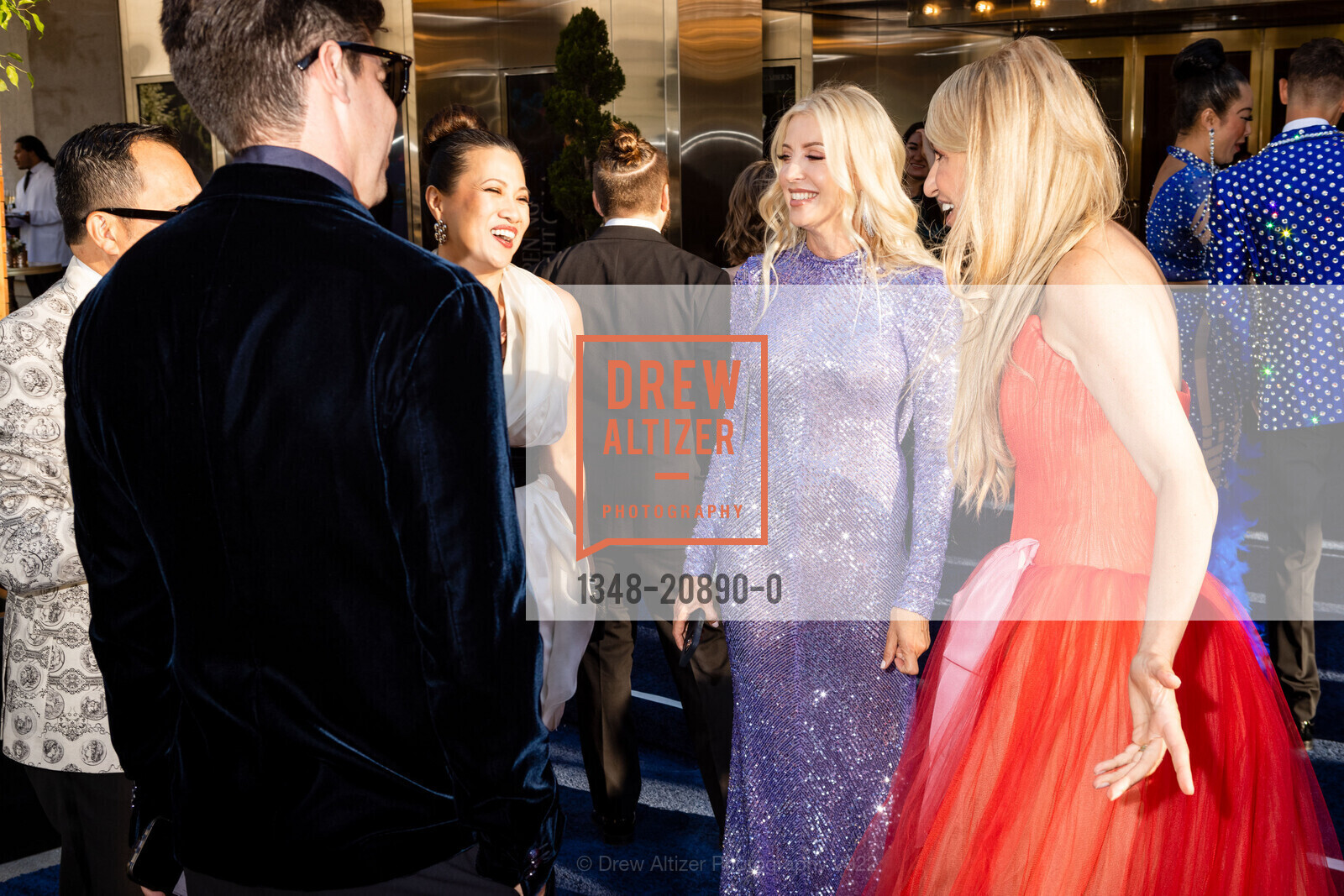 Rosalyn Chen, Holly Baxter, Navid Armstrong, San Francisco Symphony's Opening Night Gala 2022, San Francisco Symphony, September 23rd, 2022, Photo #1348-20890-0 Rosalyn Chen, Holly Baxter, Navid Armstrong, Photo #1348-20890-0