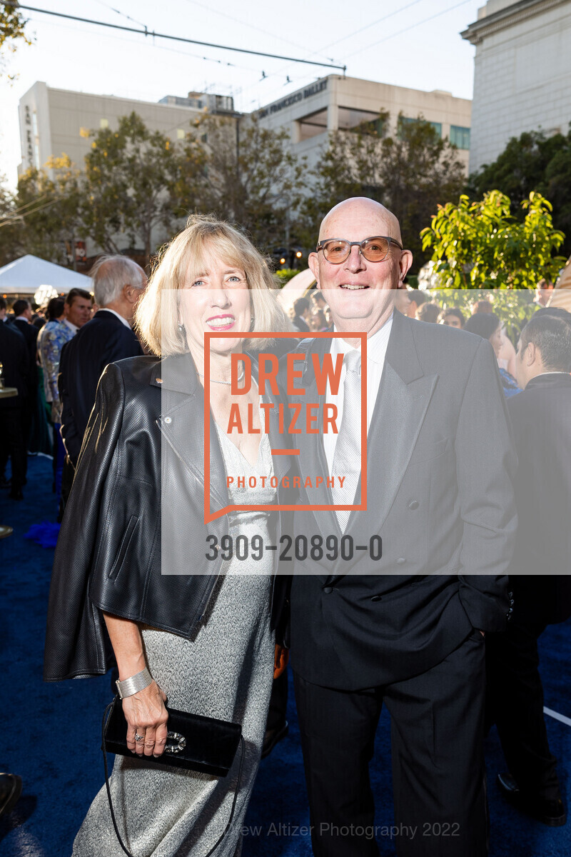 Lydia Beebe, Chuck Doyle, San Francisco Symphony's Opening Night Gala 2022, San Francisco Symphony, September 23rd, 2022, Photo #3909-20890-0 Lydia Beebe, Chuck Doyle, Photo #3909-20890-0