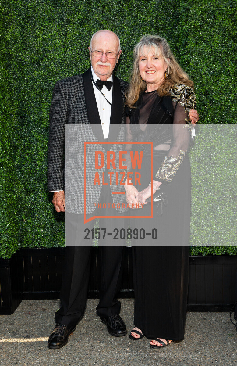 George Lucas, Stephanie Rosh, San Francisco Symphony's Opening Night Gala 2022, San Francisco Symphony, September 23rd, 2022, Photo #2157-20890-0 George Lucas, Stephanie Rosh, Photo #2157-20890-0