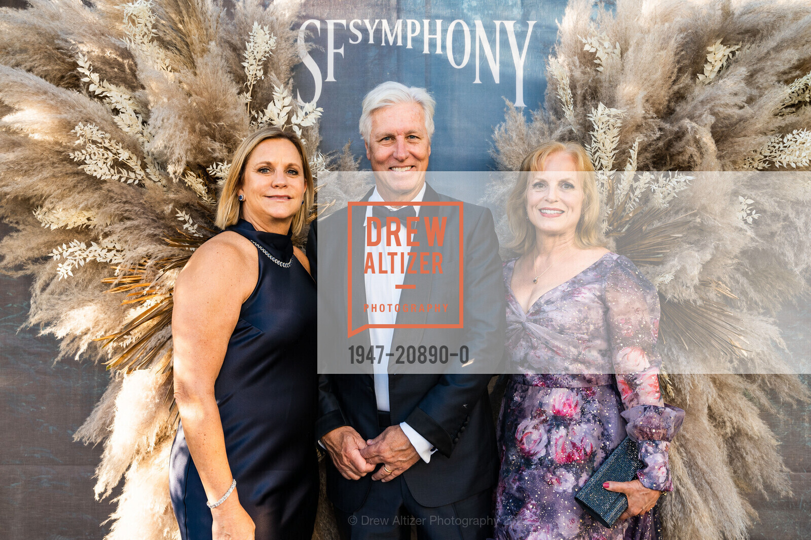 Pam Hoder, John Milligan, Kathy Milligan, San Francisco Symphony's Opening Night Gala 2022, San Francisco Symphony, September 23rd, 2022, Photo #1947-20890-0 Pam Hoder, John Milligan, Kathy Milligan, Photo #1947-20890-0